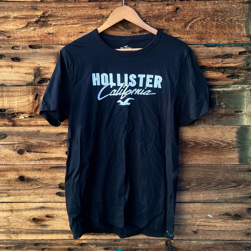 HOLLISTER | Black Graphic T-Shirt for Men L